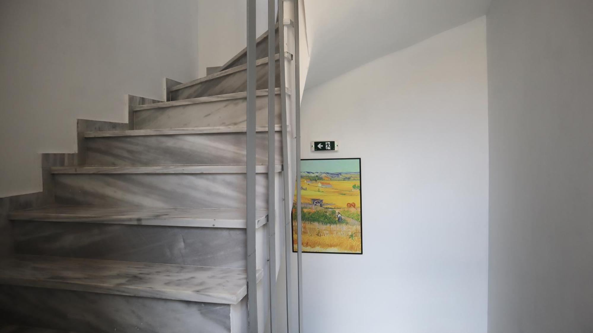 Apartment Dafni 3 *